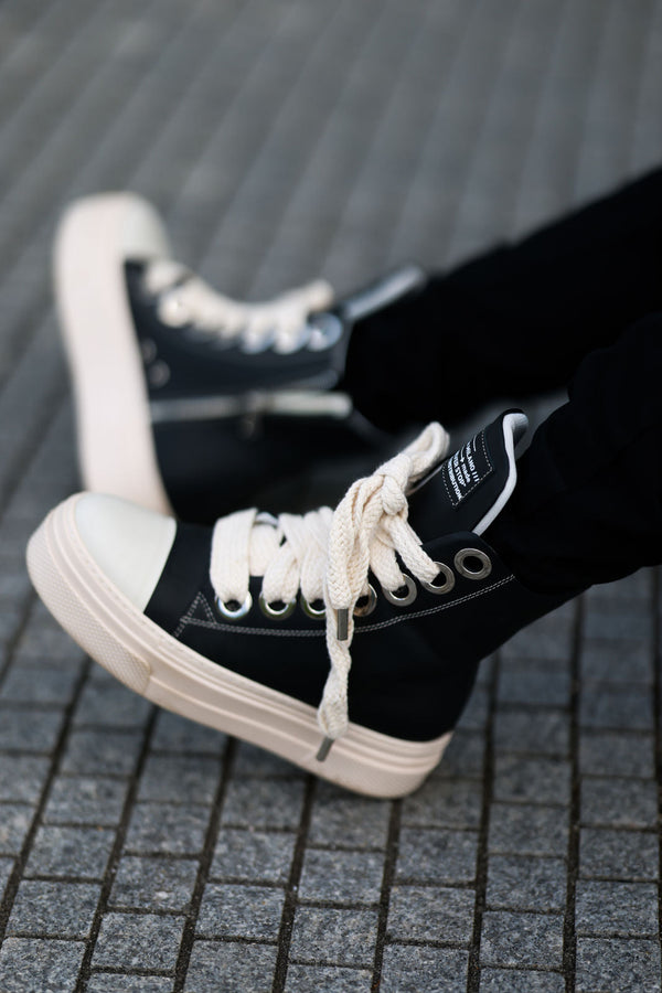 CALIPSO – The Boldest High-Top Ever Made