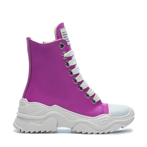 REBEL HIGH – Pelle