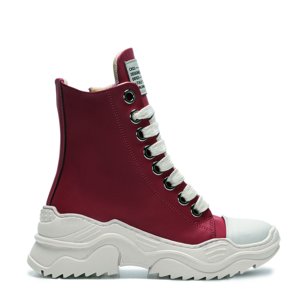 REBEL HIGH – Pelle