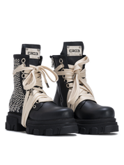 STARBOOT DOMINION — Schwarz mit silberfarbenen Ösen