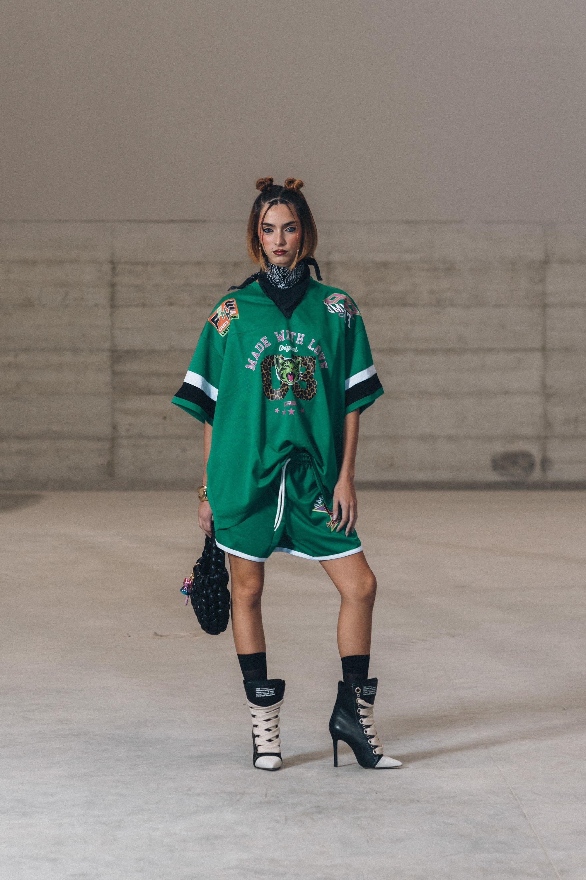 SET - T-shirt over + Short green + Rush Black