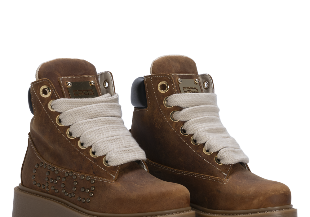 STARBOOTCUSTOM_BrownStudHeritage-1.png