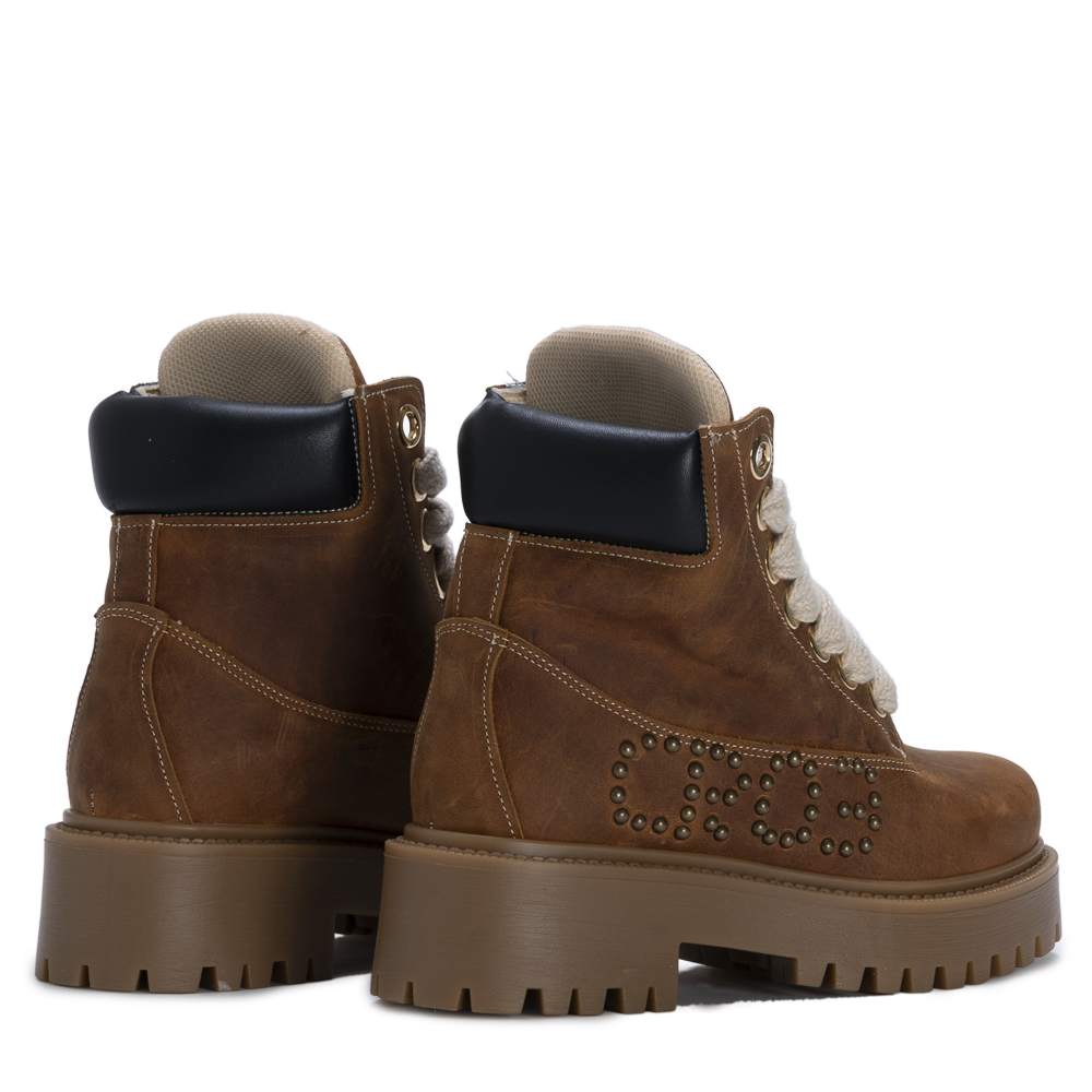 STARBOOT CUSTOM – Brown Stud Heritage