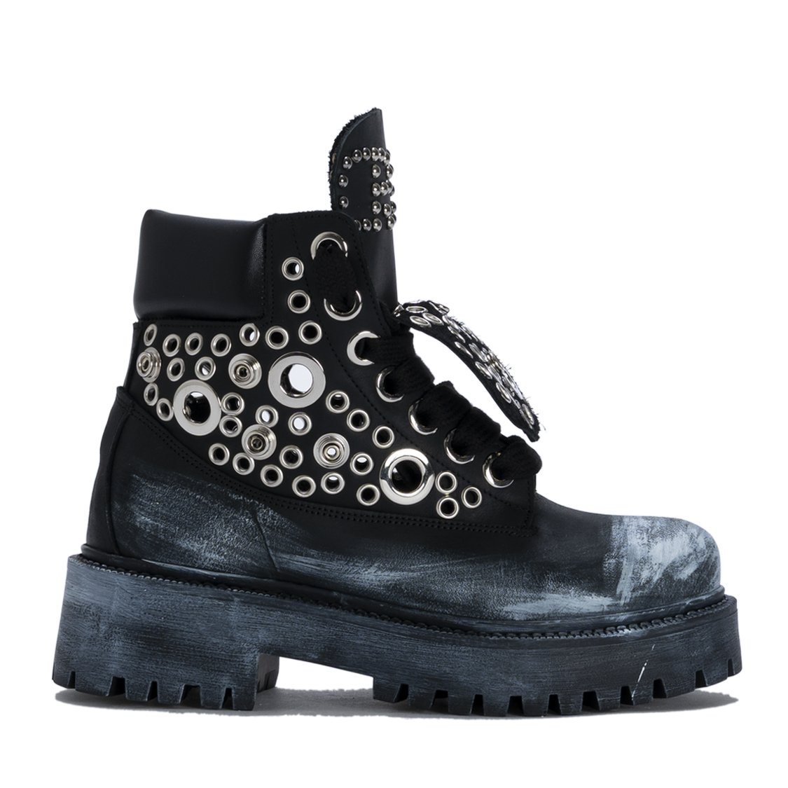 STARBOOTCUSTOM_TotalBlackSilverEyeletsEdition.png