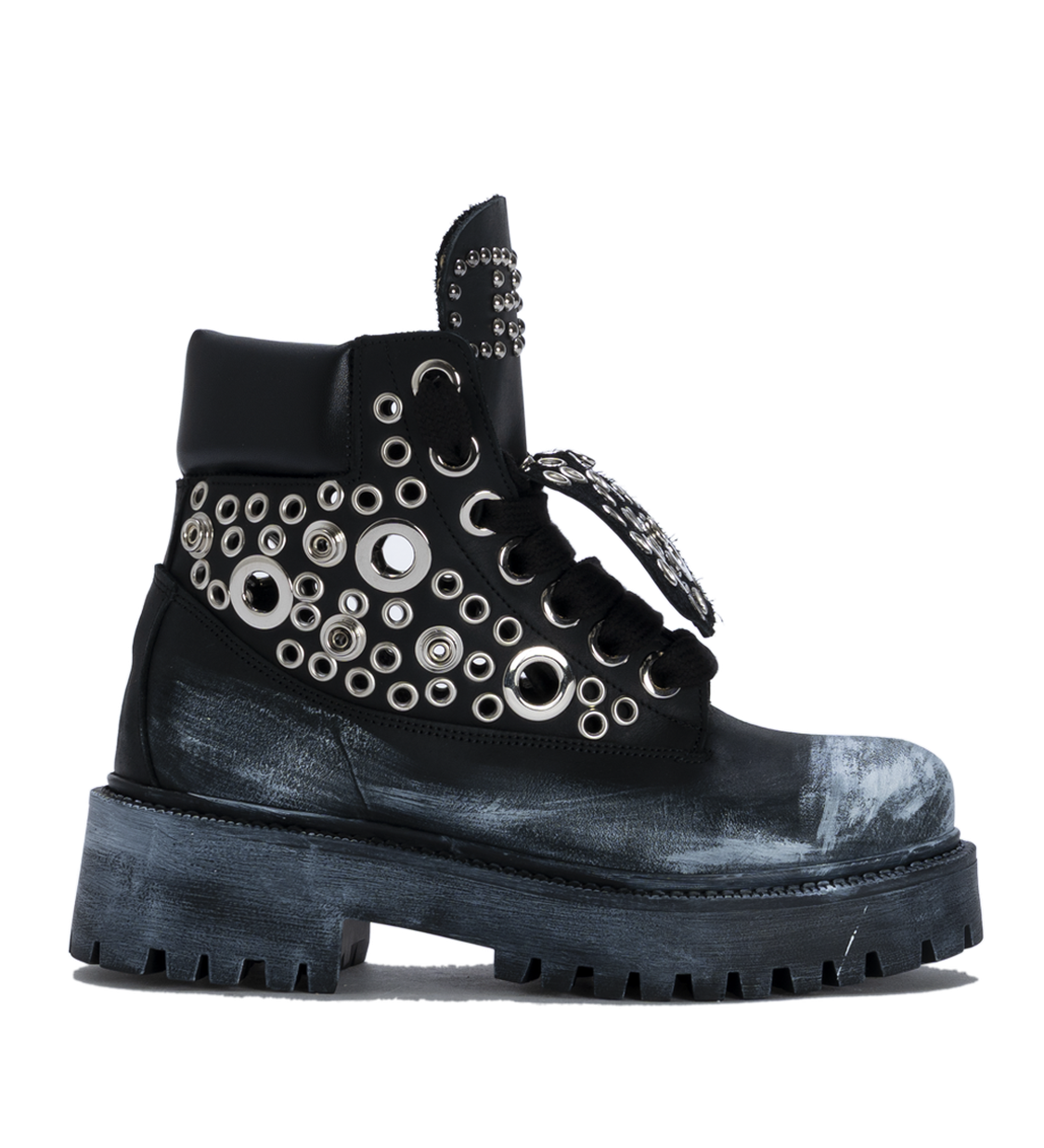 STARBOOTCUSTOM_TotalBlackSilverEyeletsEdition.png