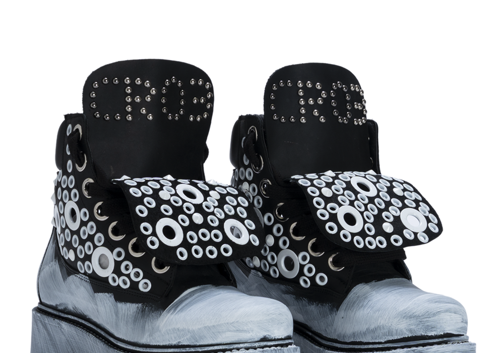 STARBOOTCUSTOM_WhiteEyeletsPaintedEdition-1.png