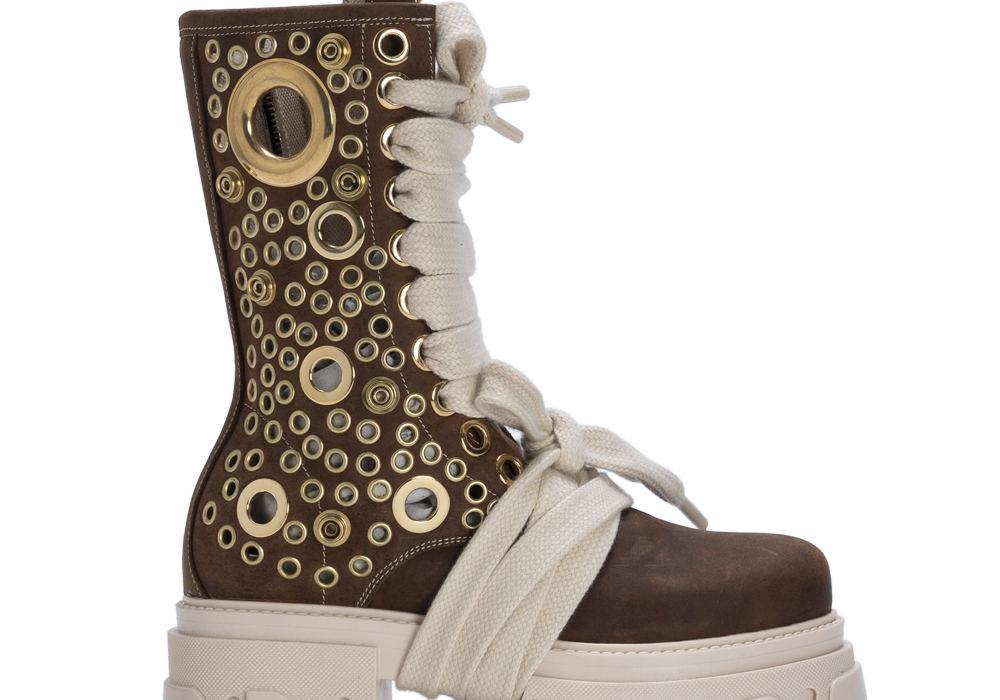 STARBOOTDOMINION_BrownGoldStuds.png