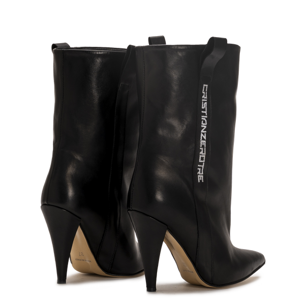 STORM – Small Black Boot