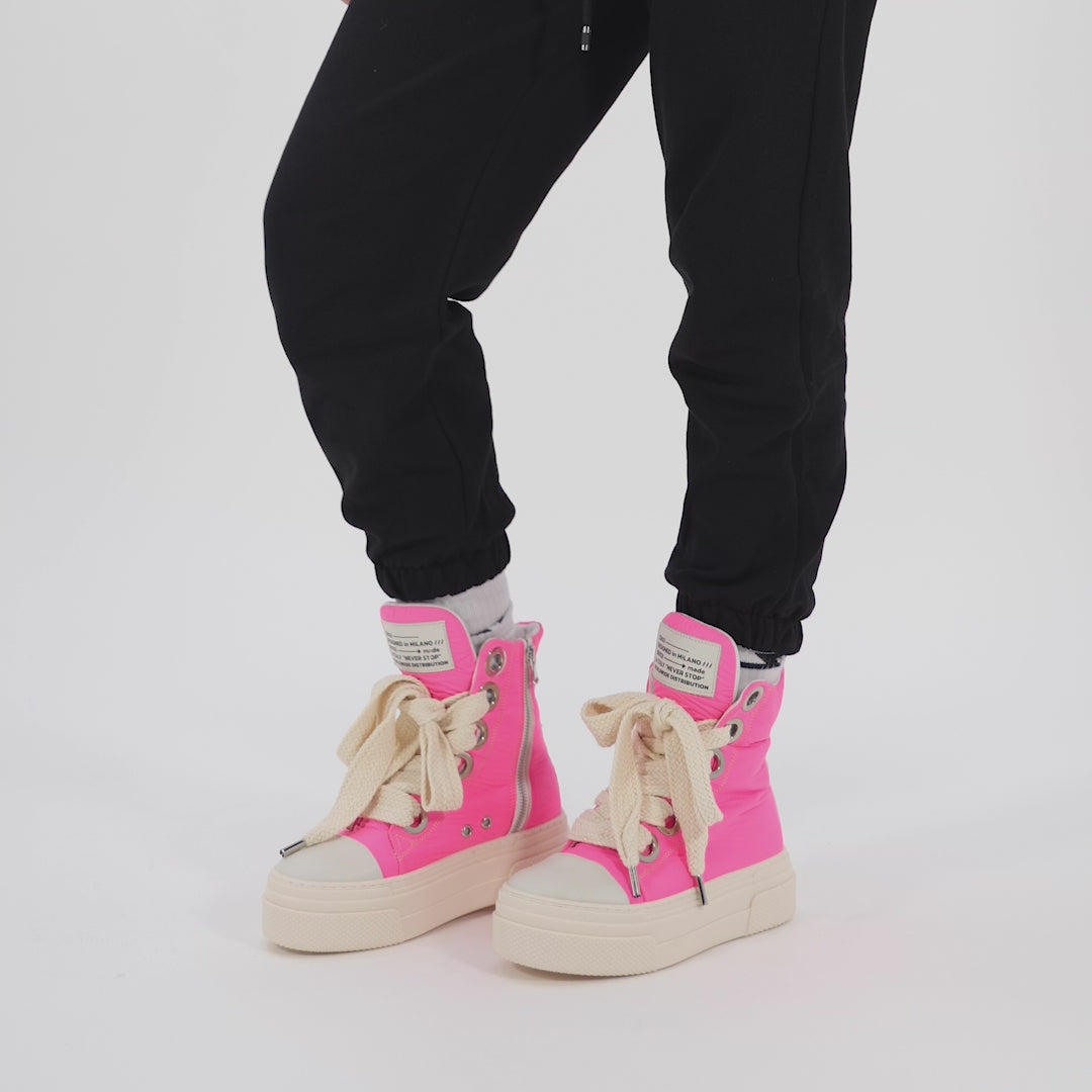 CALIPSO 300 – Neon Fucsia